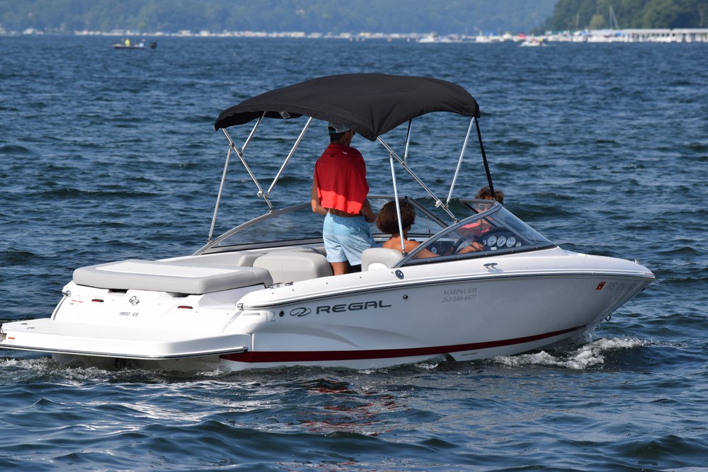 20ft Sport Boat W/Canopy